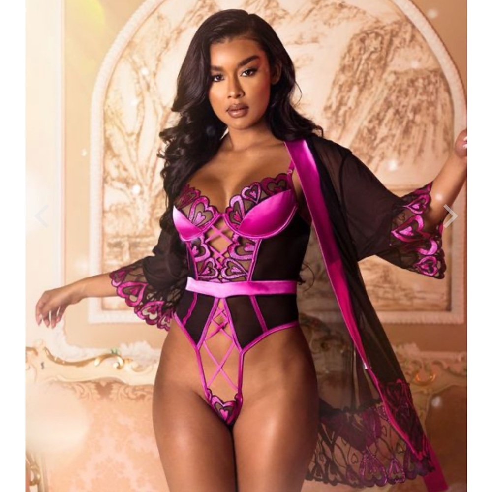 SWEETHEART CRISS-CROSS TEDDY